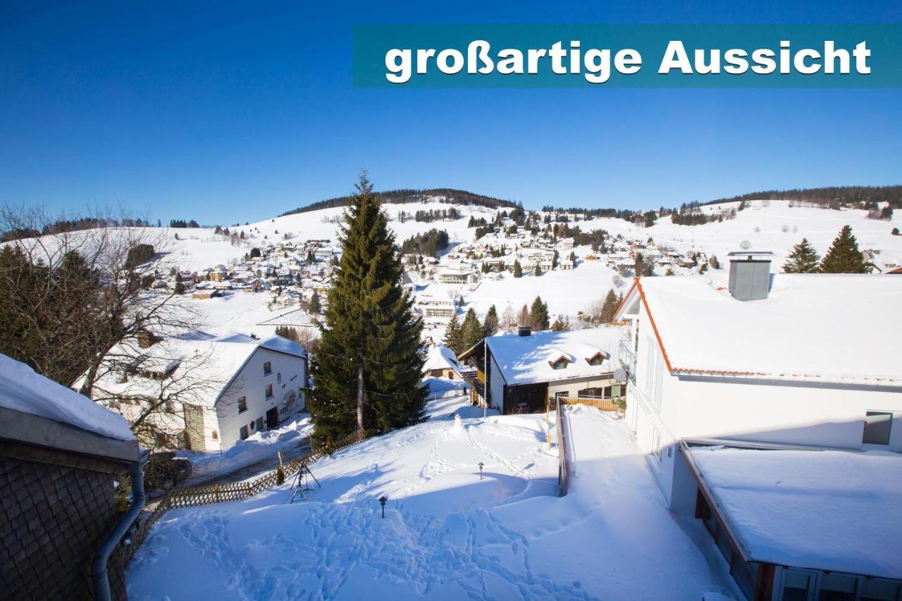 Wohlfühl-Ferienwohnung 80 qm, 8 Personen, Aussicht&Heimkino Todtnau Exterior foto
