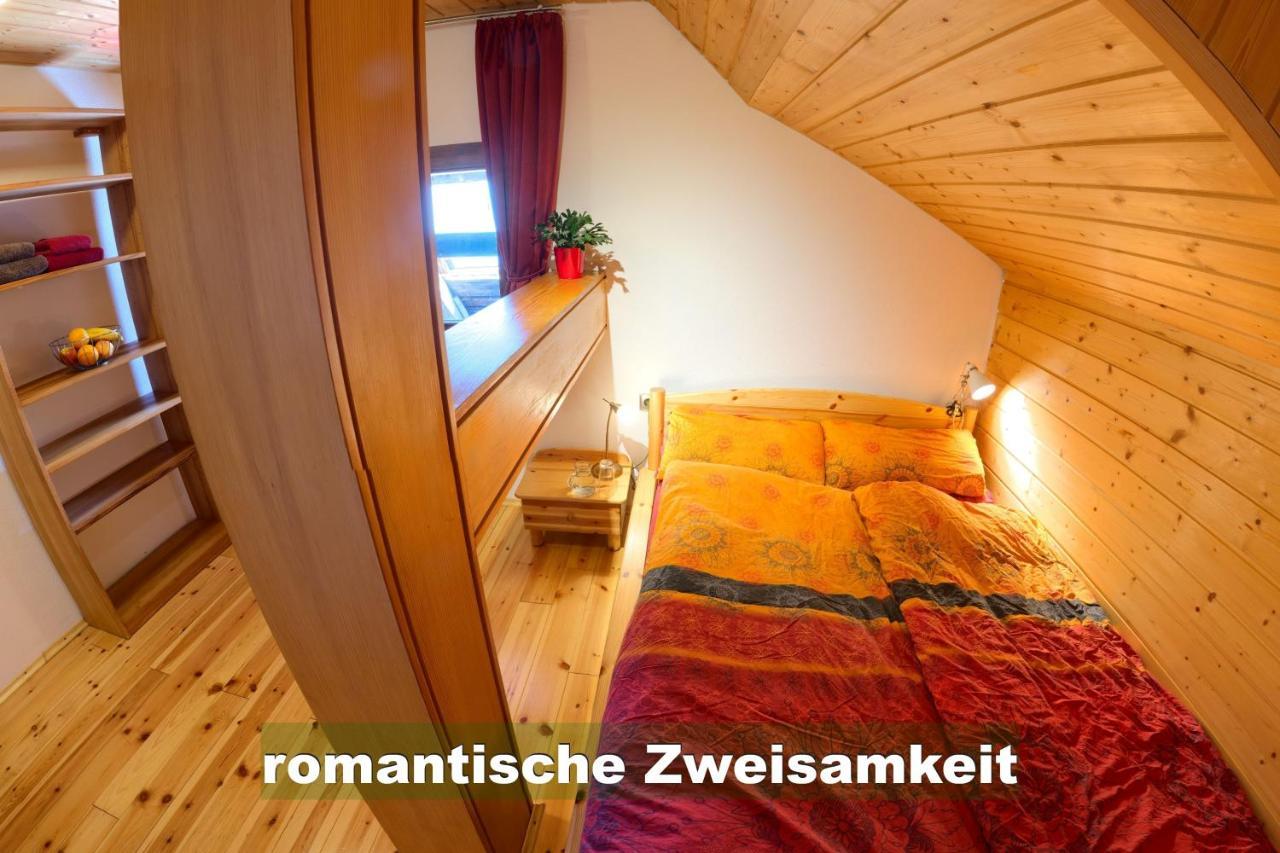 Wohlfühl-Ferienwohnung 80 qm, 8 Personen, Aussicht&Heimkino Todtnau Exterior foto