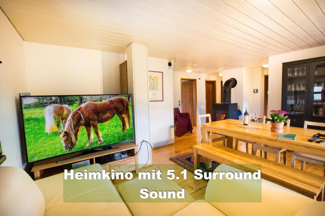 Wohlfühl-Ferienwohnung 80 qm, 8 Personen, Aussicht&Heimkino Todtnau Exterior foto